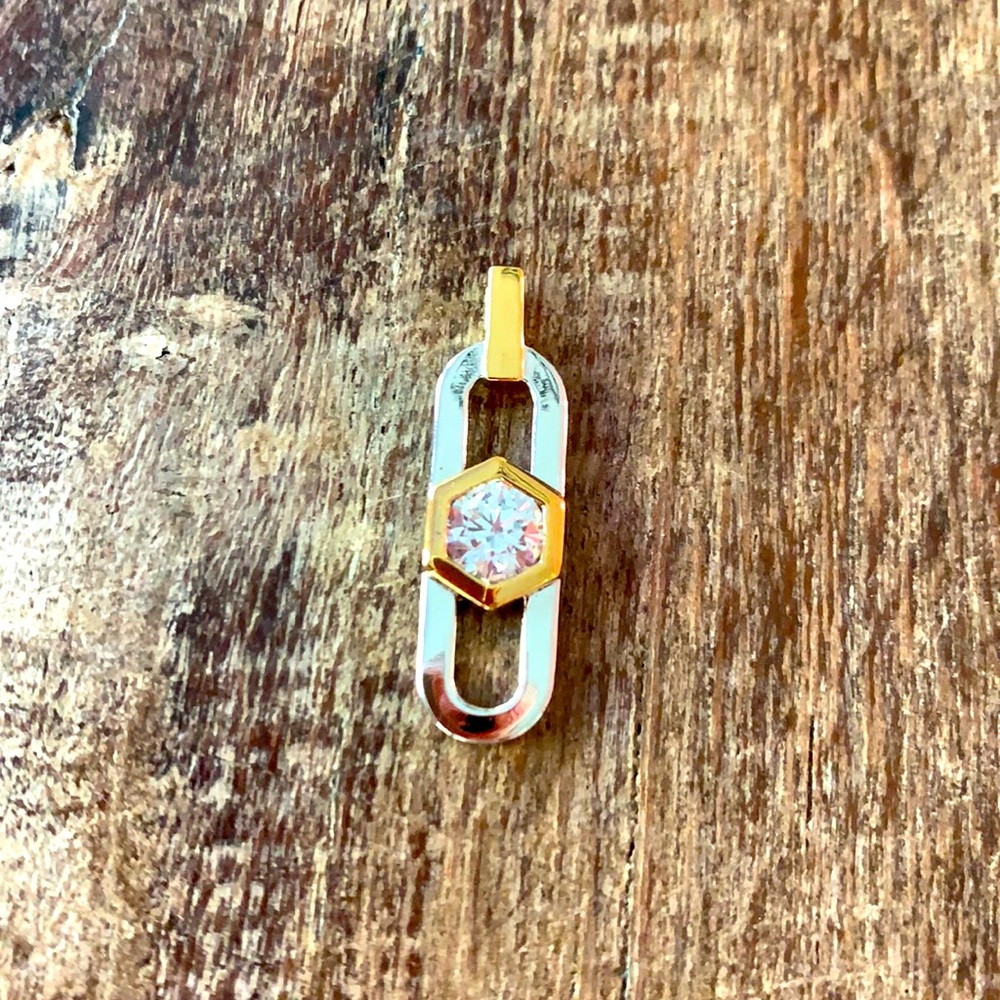 Elle pendant